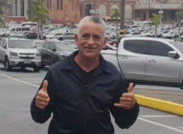 Hélio Pires deixa a esposa, um casal de filhos e um vasto círculo de amigos.