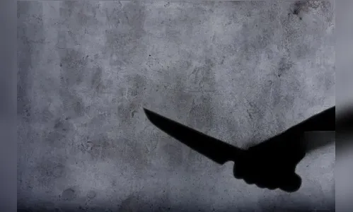 Ex-namorado é preso após ameaçar mulher com faca na frente da PM