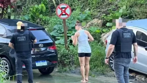 Mulher foi presa preventivamente na casa em que mora com a mãe e o padrasto no Morro do Matadouro