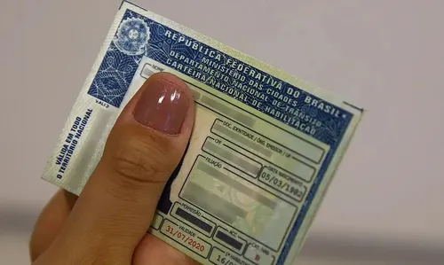 Projeto de lei para criar nova categoria na CNH existe, mas ainda não está em fase final de aprovação; entenda