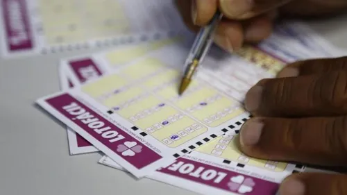 O jogador escolhe de 15 a 20 números entre os 25 disponíveis no volante.