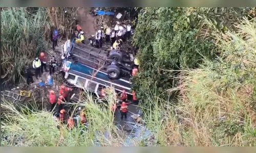 Sobe para 55 o número de mortos em acidente com ônibus