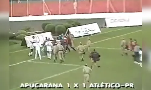 Veja o dia em que Léo Batista narrou gol e briga do Apucarana; assista