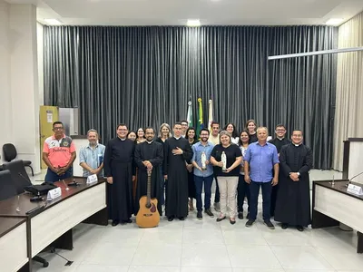 Vereadores e servidores da Câmara de Municipal receberam na tarde desta sexta-feira (7), a visita missionária de religiosos do Seminário Maior Diocesano São João Maria Vianney
