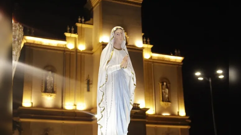 A devoção a Nossa Senhora de Lourdes em Apucarana teve início junto com a fundação do município