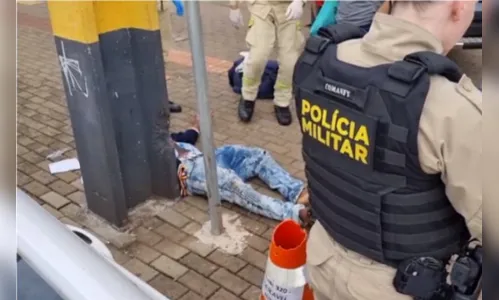 Haitiano é esfaqueado em assalto após sacar dinheiro em banco no PR