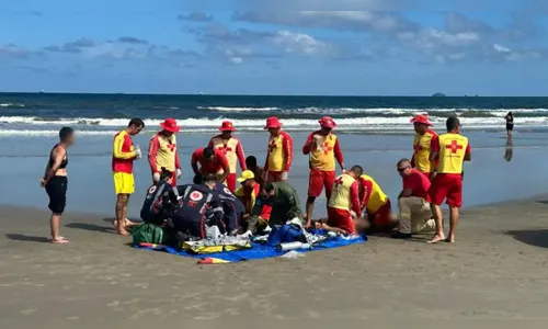 Pai e filho são reanimados após se afogarem no litoral do PR