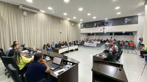 Câmara de Apucarana durante sessão ordinária