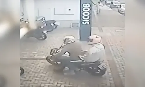 Dupla de Apucarana rouba malote com R$ 55 mil em agência de Arapongas