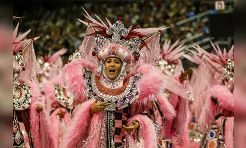 Com enredo sobre jogos, Rosas de Ouro é campeã do carnaval de SP