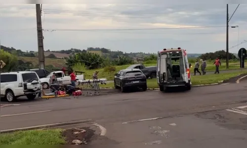 Motociclista fica ferida em acidente no trevo da Emater em Jandaia