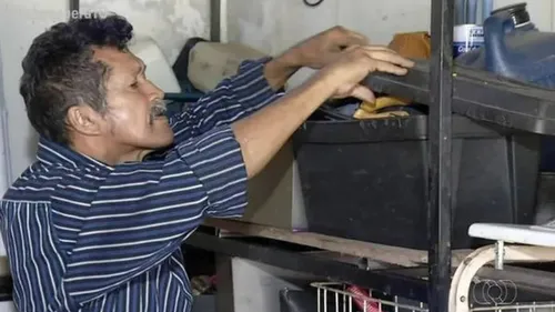 Motorista Antônio Pereira do Nascimento quer receber uma recompensa por ter devolvido dinheiro