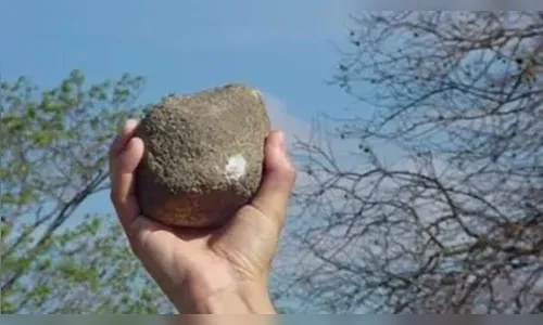 Mulher ameaça moradores e quebra janela com pedra em Borrazópolis