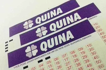Para jogar na Quina, é possível escolher de cinco a 15 números entre 1 e 80.