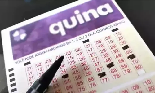 Para jogar na Quina, é possível escolher de cinco a 15 números entre 1 e 80.