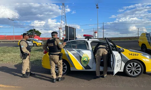 PM prende cinco pessoas e apreende maconha e cocaína em Apucarana