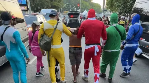 Segundo a Secretaria de Segurança Pública, o suspeito cometeu os crimes nas proximidades do Parque Ibirapuera com a ajuda de outro homem, que conseguiu fugir.