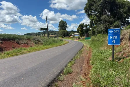 Serviços de conservação na PR-565 entre Laranjeiras do Sul e Porto Barreiro