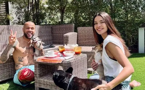 A Justiça da Espanha absolveu o ex-jogador brasileiro Daniel Alves do crime de estupro nesta sexta-feira (28)