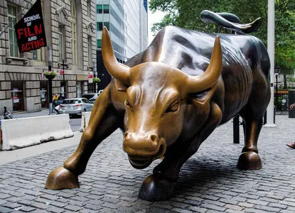 Bolsas de NY abrem divergentes com nova retaliação chinesa às tarifas