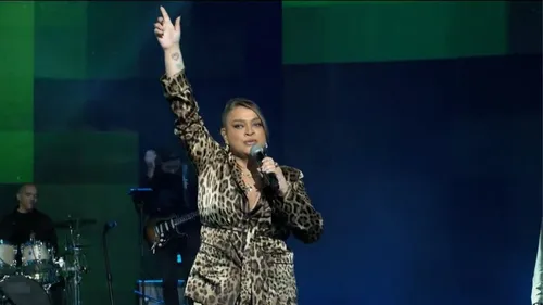 Cantora participou do programa Domingão com Huck e revelou decisão