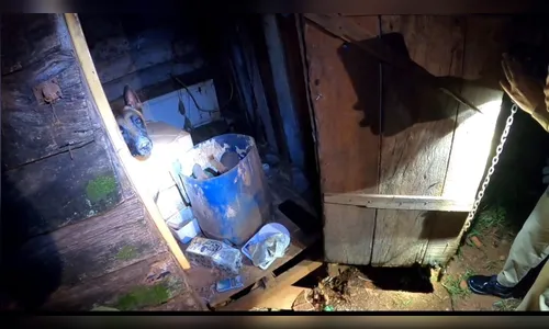 Cão farejador encontra “cofre” do “gerente” do tráfico; veja o vídeo