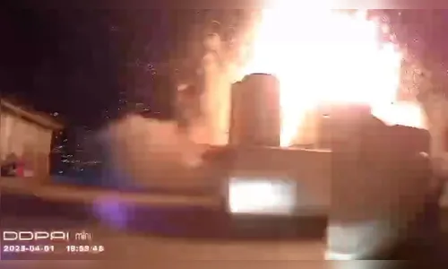 Explosão destrói indústria e deixa um morto no Paraná; vídeo