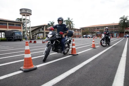 Guardas municipais de Apucarana recebem treinamento da Rocam