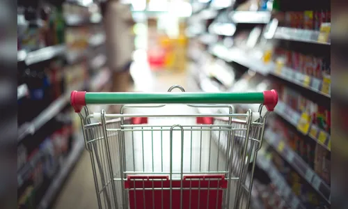 Homem é suspeito de perseguir crianças em supermercado de Apucarana