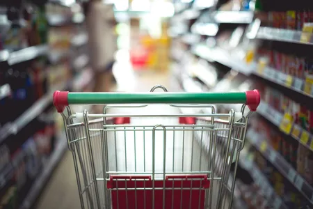 Homem é suspeito de perseguir crianças em supermercado de Apucarana
