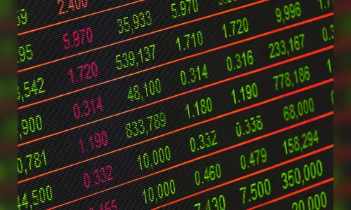 Ibovespa perde 4 mil pontos após decisão da China e risco global