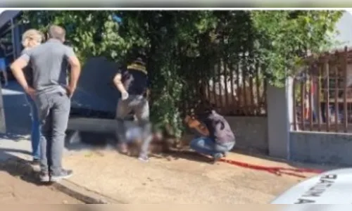 Imagens fortes: Vídeo mostra homem sendo espancado até a morte no PR