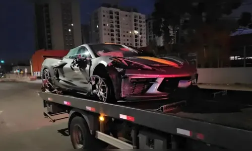 Influencer com Corvette de R$ 1,5 milhão se envolve em acidente e foge no PR