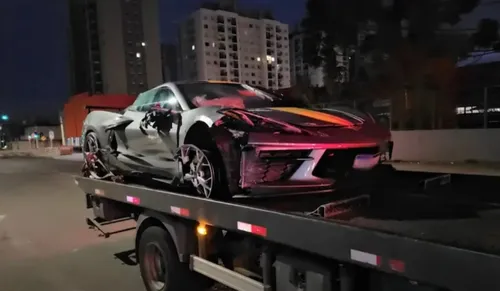 Influencer com Corvette de R$ 1,5 milhão se envolve em acidente e foge no PR