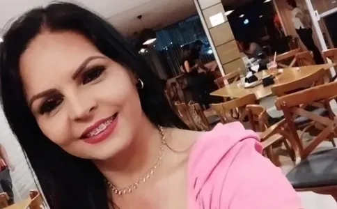 Mulher é morta a facadas pelo ex-companheiro no Paraná