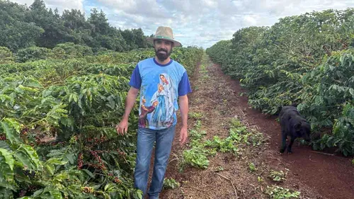 Na propriedade da família Ravar, a tradição no cultivo do café atravessa gerações