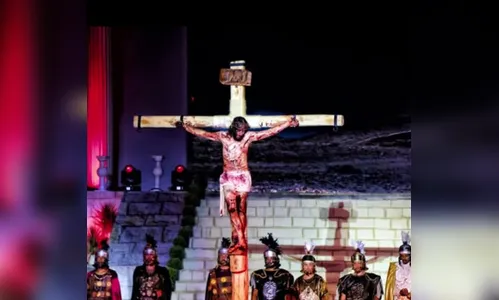 Paixão de Cristo emociona público em Arapongas