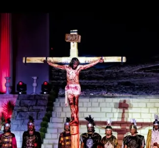 Paixão de Cristo emociona público em Arapongas