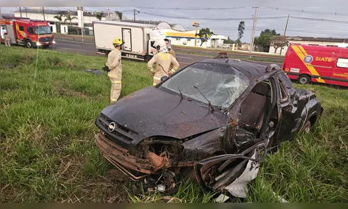 Motorista fica ferido após capotamento na BR-369 em Apucarana; veja