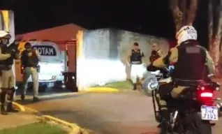 Questionado, confirmou sua identidade e a condição de foragido.