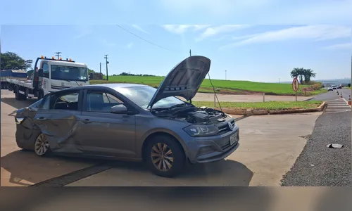 Acidente entre carros na PR-444 deixa ao menos cinco feridos