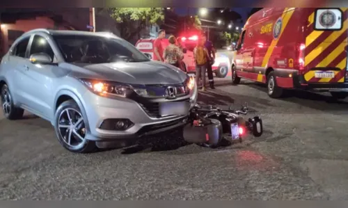 Motociclista é atingido por carro ao fazer conversão; estado é grave