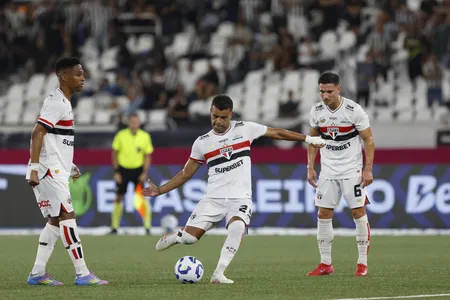 Após empatar com o Alianza Lima na última rodada, o Tricolor busca a reabilitação na competição. No Brasileirão, a equipe venceu o Santos por 2 a 1 e chega com moral ao confronto.