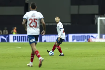 Bahia busca a liderança do Grupo F contra um Atlético Nacional em momento irregular na temporada.