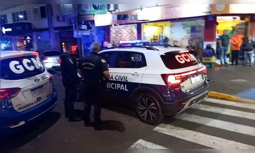 Homem com faca reage a abordagem e ataca GCMs em Apucarana