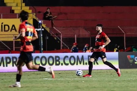 Clássico nordestino na Ilha do Retiro: Sport x Fortaleza, sábado (26), 20h. Em jogo, a rivalidade e a emoção do Campeonato Brasileiro!