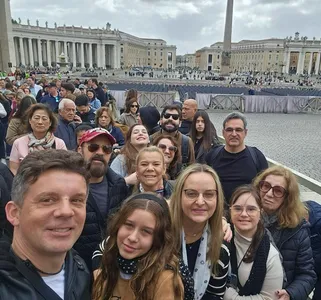 Família de Nathália Acosta durante viagem a Roma