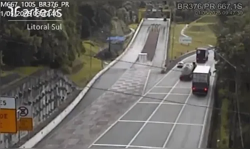 Caminhão com pane nos freios usa área de escape na BR-376; veja