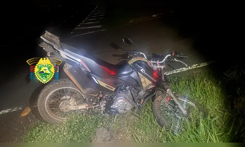 Idoso de 70 anos fica ferido após colisão entre moto e carro na PR-170