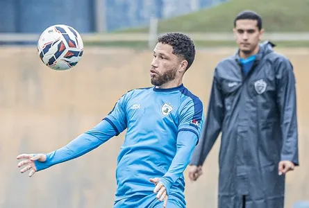 O jogo acontece na tarde deste sábado (26)